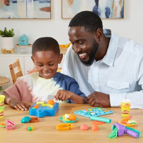 PLAY-DOH Zestaw STARTERS MAŁY KUCHARZ I NAUKA KROJENIA Ciastolina HASBRO F6904