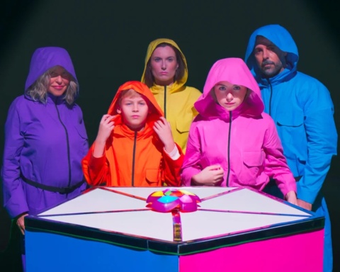 Gra elektroniczna rodzinna CZY TO FAŁSZ CZY TO PRAWDA? dla szybkich i bystrych