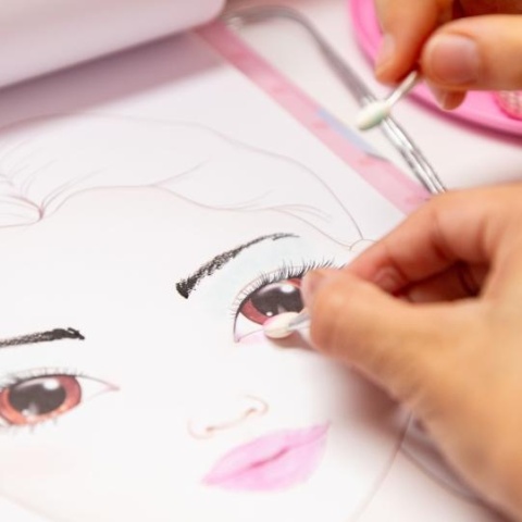 ZESTAW KREATYWNY TOP MODEL MAKE UP Z PALETĄ DO MALOWANIA DEPESCHE 13164