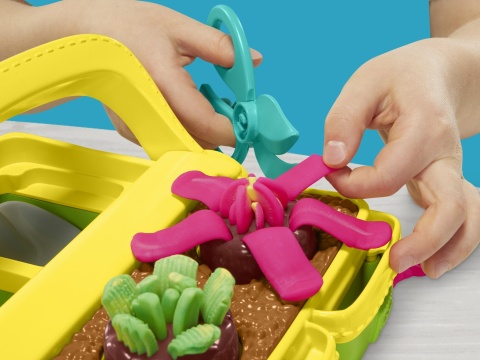 Play-Doh Kwitnące Kwiaty CIASTOLINA zestaw ogrodowy 5 tub akcesoria
