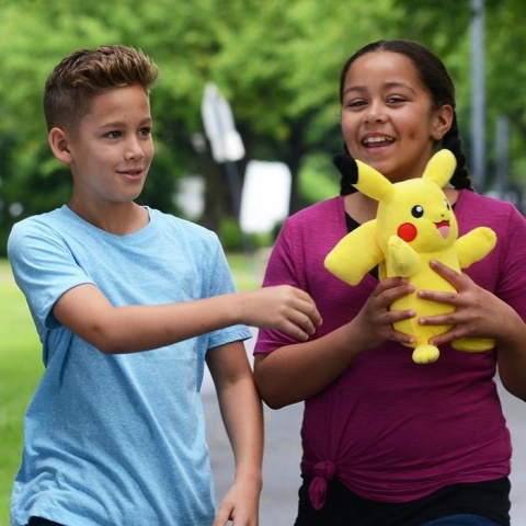 POKEMON PIKACHU Power Action Interaktywny Pluszak 25 cm światło dźwięk
